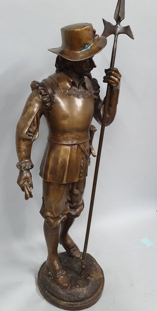 null ANONYMOUS 

Halberdier

Bronze with a shaded medaile patina

oxidation, stains,...