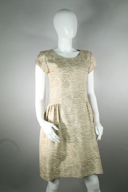 null JACQUELINE DE RIBES



Short-sleeved cream dress with grey stripes, round neck,...