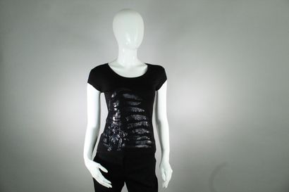 null ROBERTO CAVALLI



Black ultra short sleeve t-shirt with geometric design embroidered...