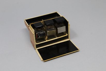 null DANA 



Three glass bottles of perfume samples in a box, containing "Tabu",...