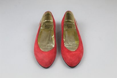 null 
CHRISTIAN DIOR SOULIERS (circa late 1970)



Pair of red suede ballerinas with...