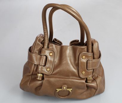  SALVATORE FERRAGAMO 
 
Hand or shoulder bag in cappucino leather, with large geometric...