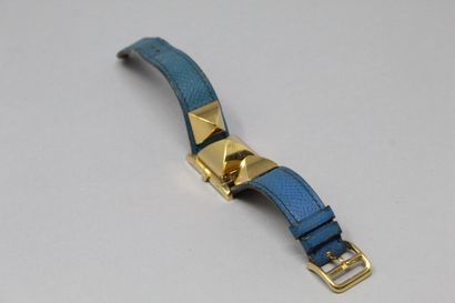 null HERMES 

Montre bracelet de dame, boîtier carré en métal doré, cadran à fond...