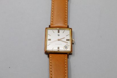 null LIP

Men's wristwatch, square case in gilt metal, numbered, grey dial, stick...