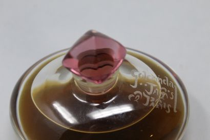 null JAR'S PARIS

Flacon de parfum en forme de galet. modèle "Golconda" par JAR'S...