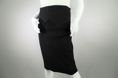 GIVENCHY



Slightly pencil skirt in black...