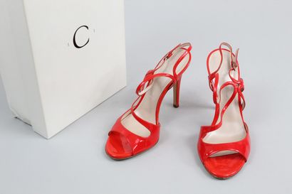 null CASCADEI



Pair of red patent leather heels sandals, with a patterned strap...