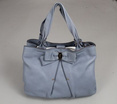 null SALVATORE FERRAGAMO



Hand or shoulder bag in pastel blue grained leather and...
