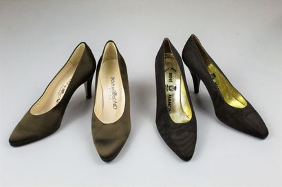 null 
RENE MANCINI and PAOLA DE BOCCARD



Set of two pairs of brown pumps, the first...