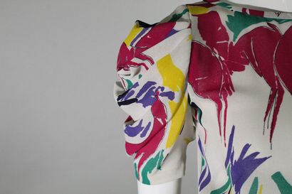 null LANVIN (circa fin 1970)



Robe en polyster blanche à motif de chevaux multicolores,...