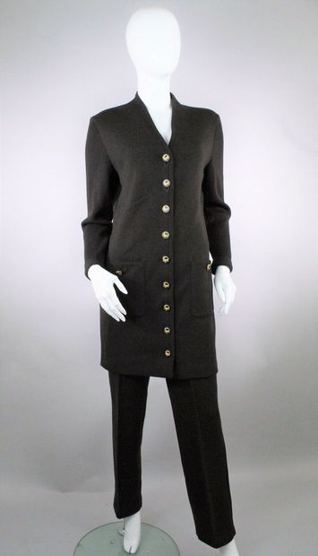LOUIS FERAUD (Circa 1980) 
 
Outfit in chocolate...