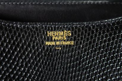 null HERMES (1992)



Sac Hermès modèle "Constance" en lézard noir et métal doré,...