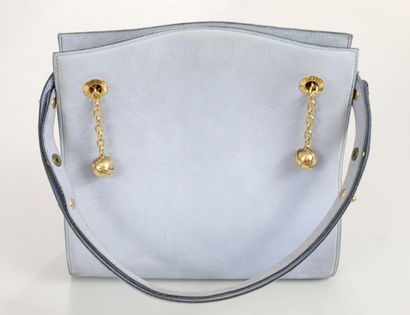 null JITROIS 



Bag carried by hand, shoulder or sling (adjustable) in pastel blue...