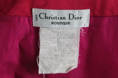 null CHRISTIAN DIOR (Collection A/H 1993/1994)



Robe courte bi-matière en crêpe...