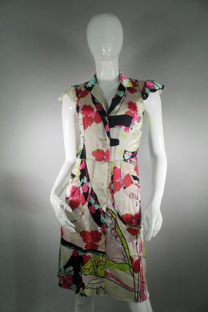 null CHRISTIAN LACROIX (Bazaar)



Shirt dress with flounce sleeves, with floral...