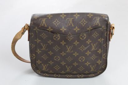 null LOUIS VUITTON

Shoulder bag "Saint Cloud" model in natural leather and monogrammed...