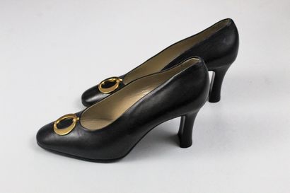 null CHRISTIAN DIOR BOUTIQUE (circa 1980)



Pair of "Lady Dior/Lady O" high heel...