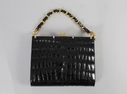  ANONYMOUS 
 
Handbag with black crocodile effect, coin purse closure, golden metal...