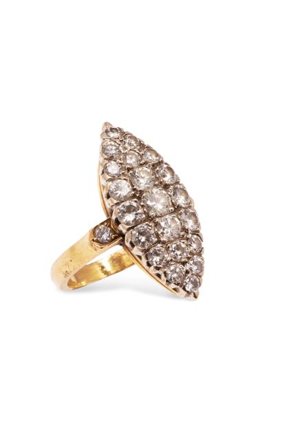 null 18K (750) yellow and white gold marquise ring, the bezel entirely paved with...
