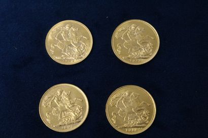 null 
Lot de quatre souverains en or comprenant : 

- 1 Victoria « old Head » (1895)

-...