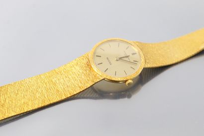null VACHERON CONSTANTIN

Resold by the house of Meister

Ladies' wristwatch in 18k...