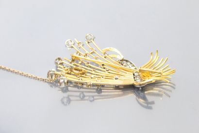 null 18K (750) yellow gold and platinum "sheaf" brooch set with brilliant-cut, half-cut,...