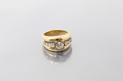 null 18K (750) yellow gold and platinum triple band ring centered on an old-cut diamond...