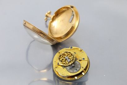 null FRAGNEREAU in Paris

Late 18th century.

Gold watch. Round case on hinge, smooth...