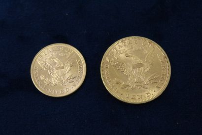 null 
Lot de deux pièces en or comprenant : 

- 5 dollars « Liberty Head Half Eagle...