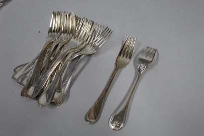null CHRISTOFLE 

Silver-plated cutlery set, Malmaison model, consisting of : 

-...