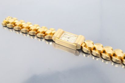 null ROLEX

Ladies' wristwatch in 18K (750) pink gold. Rectangular case framed by...