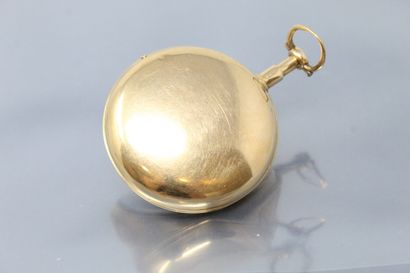 null ANONYMOUS

Early 19th century.

Gold watch. Round case on hinge, smooth back....