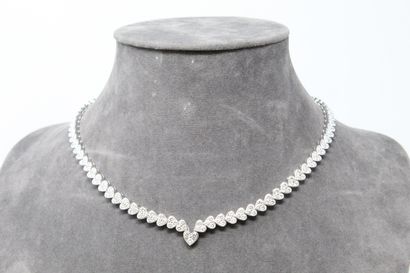 null Necklace in 18K (750) white gold, probably rhodium-plated, consisting of a succession...