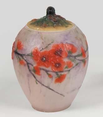 ARGY-ROUSSEAU Gabriel (1885 -1953) Vase ovoïde. Épreuve réalisée en pâte de verre...