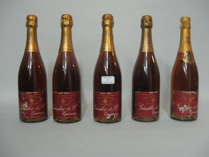 null 5 Bouteilles CHAMPAGNE rosé, Giesler -- [4 de 1964, 1 de 1969]