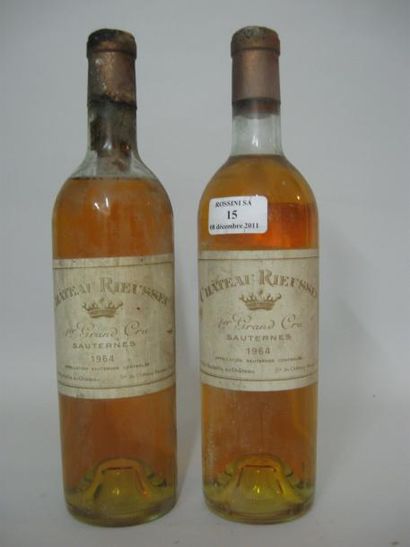 null 2 Bouteilles CH. RIEUSSEC, 1° cru, Sauternes -- 1964 -- (1 J, 1 MB bouchon ...