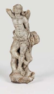 null Saint Sébastien en corail blanc sculpté du XVIIe siècle. Il est représenté debout,...
