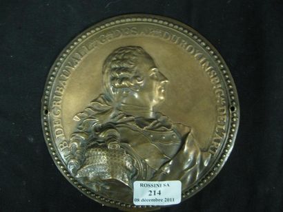 null Médaille ronde en bronze du XVIIIe siècle. Elle porte le profil d'un homme de...