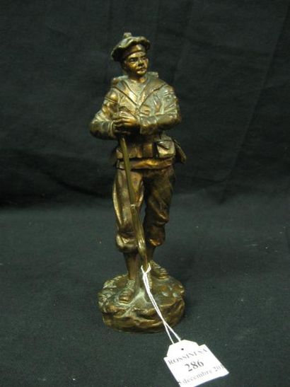 TREMO Le Fusiller marin Sculpture en bronze à patine brune. Signée. Haut.: 17,5 ...