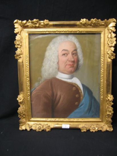 École FRANÇAISE (Genre du XVIIIe siècle) Portrait d'homme en buste coiffé d'une perruque...
