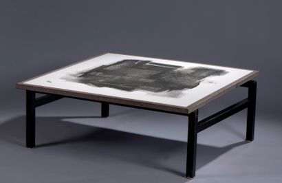 null 
Jacques SERRE (1925-2016)

Table basse à structure en métal tubulaire noirci...