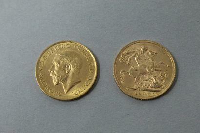 null Lot of five gold coins including:

- 1 Edward VII Sovereign (1906).

- 4 x Sovereign...