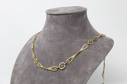 Long necklace in 18k (750) yellow gold with...