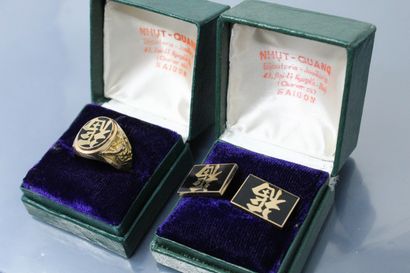 Set of signet ring and cufflinks, respectively...