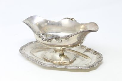 Sauce boat and its tray in silver (Minerva)...