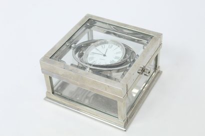 Table clock, Quartz movement. 

Size : 8...
