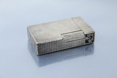 S.T. DUPONT 

Silver lighter, numbered GP....