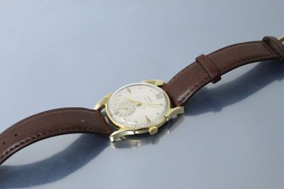 null EBERHARD

Montre bracelet d'homme, boîtier rond en or jaune 18K (750) (poinçon...