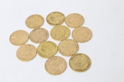 null Lot de douze pièces en or de 20 Francs composé de :

- Céres 1851 A, 

- Louis...