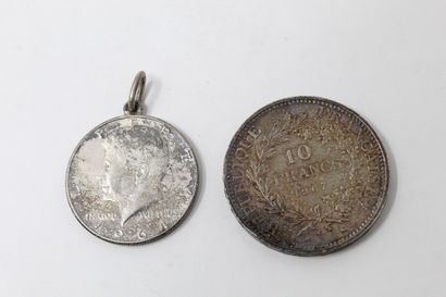 Deux pièces en argent :

- 10 francs Hercule...
